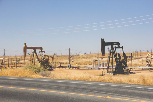 Oil pumps, Oil industry equipment, California, US
